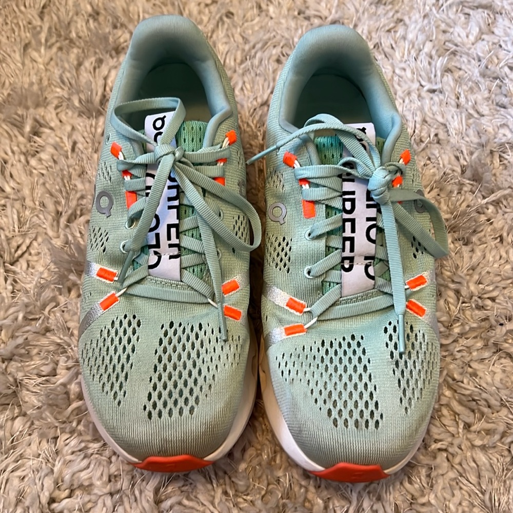 ONCLOUD RUNNING SNEAKERS